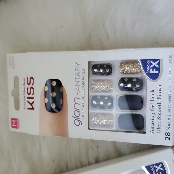 BUNDLE: Gel Stick on Nails - Picture 5 of 6